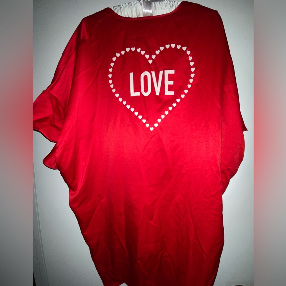 NWT Victoria’s Secret Red LOVE Heart Kimono Robe One Size ruffle detail Romantic